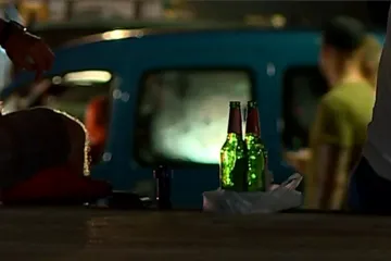 Šokantni podaci o hrvatskim tinejdžerima: Svaki peti puši, a opijanje normalna stvar?