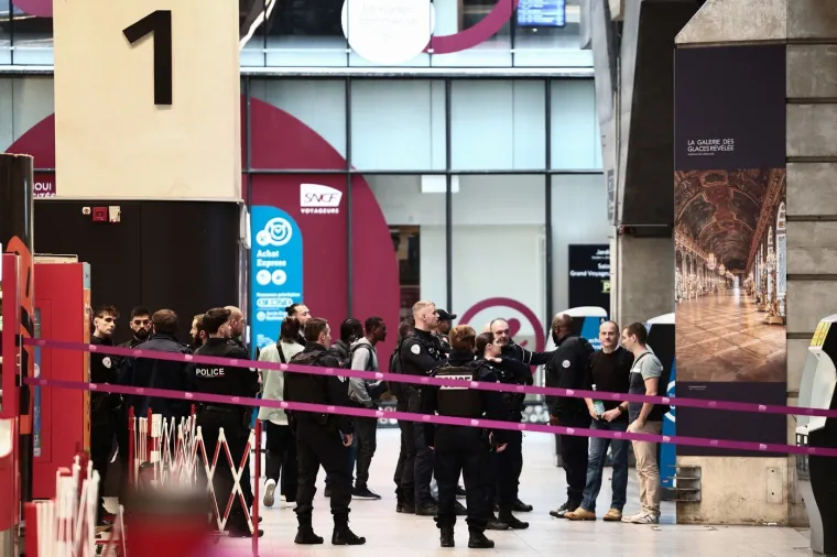 Policija pucala u muškarca naoružanog nožem: 'Prijetio je djeci i supruzi'