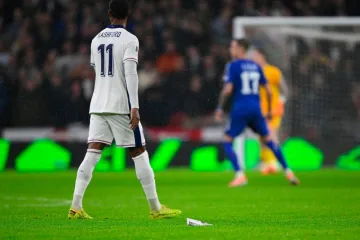 'Orlovi' na meti: Evo što su engleski navijači bacali na teren na utakmici protiv Srbije