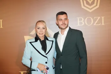 Lepa Brena govorila o odnosu s mlađim sinom: Krenuo je novim smjerom