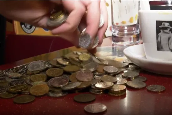 Hrvati masovno čiste ladice u potrazi za zadnjim kunama, a vrijeme curi...