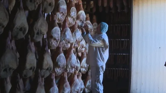 Blagdanski stol bez omiljene delicije: Hoće li pršut ove godine biti luksuz samo za bogate?