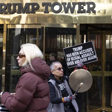 Epsteinovi dokumenti tresu Washington: Trump traži istragu Clintona, demokrata i velikih banaka