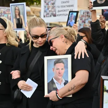 Suze, bol i tuga na ulicama Skoplja: Tisuće traže pravdu za 59 poginulih u požaru u noćnom klubu