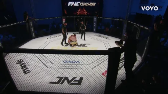 Otvorio mu arkadu, publika gledala potez cutmana u kavezu