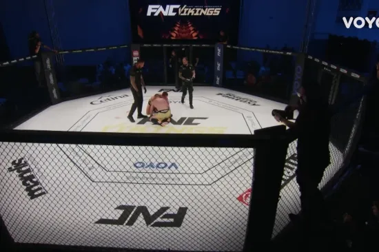 Otvorio mu arkadu, publika gledala potez cutmana u kavezu