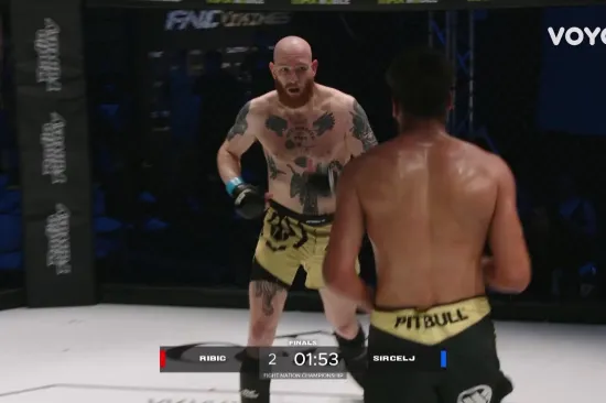 Razmahao se udarcima, ali nije uspio završiti suparnika i na kraju je izgubio