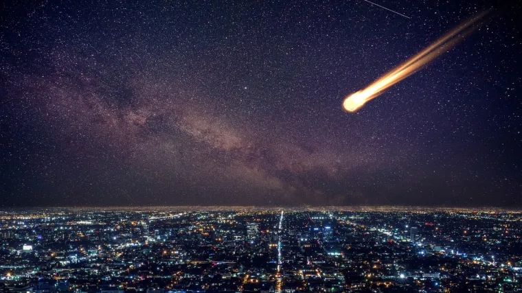 'Svemirski uljez' mu je pao na kuću: 'Vidjeli smo golemu vatrenu kuglu sa zelenkastim repom'