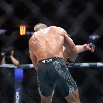 Senzacionalni hrvač u stilu Cro Copa brutalno nokautirao suparnika: 'Ne smijem psovati, ali...'