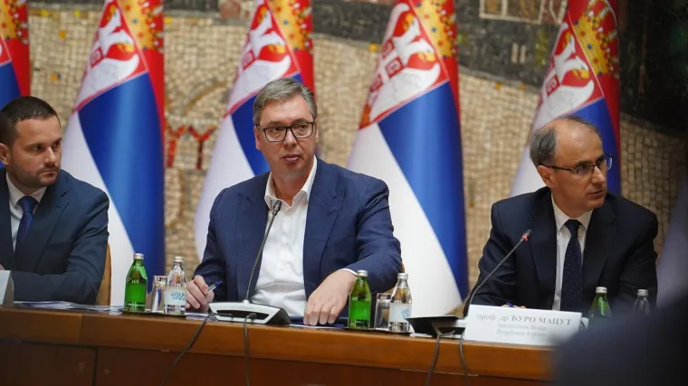 Panika u Srbiji, Vučić na izvanrednoj sjednici: 'Hrvati su prekinuli dovod nafte... Prijeti kolaps!'