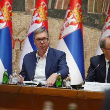 Panika u Srbiji, Vučić na izvanrednoj sjednici: 'Hrvati su prekinuli dovod nafte... Prijeti kolaps!'