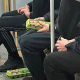 Mladići u crnom iz tramvaja gađali jajima taksista, sve je otkrila Maja Sever: 'Vozio je Nepalac'