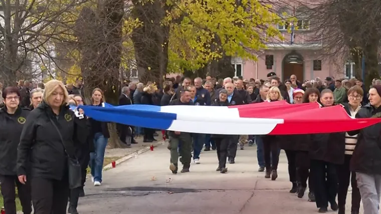 Dan kad je krenula tužna kolona djece, žena i staraca: Iz Slunja je '91 u progonstvo otišlo 15.000 ljudi