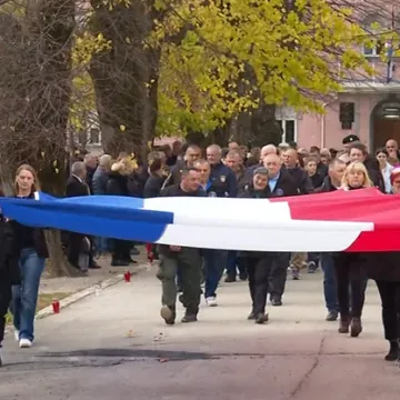 Dan kad je krenula tužna kolona djece, žena i staraca: Iz Slunja je '91 u progonstvo otišlo 15.000 ljudi