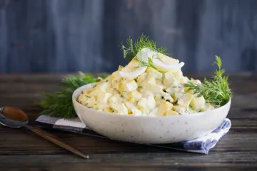 Napravite neodoljivu kremastu salatu od jaja: Donosimo recept za zdraviju verziju