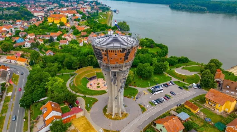 VeDRA odala počast poginulim Srbima: Branitelji burno reagirali, stigla policija! 'Čista provokacija'