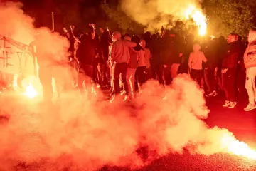 Hrvatski navijači pod velikom pratnjom u Podgorici, najavljen i crveni alarm