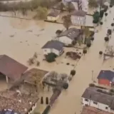 Ljude spašavali s krovova, ima nestalih, deseci odsječeni od svijeta