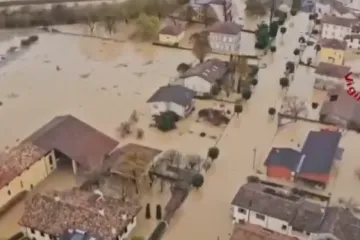 Ljude spašavali s krovova, ima nestalih, deseci odsječeni od svijeta