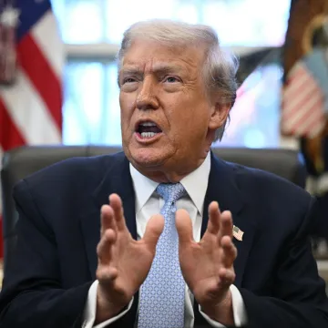 Trump u ogromnom problemu: 'Pitaj ima li Putin njegove fotografije kako pu** Bubbi?'