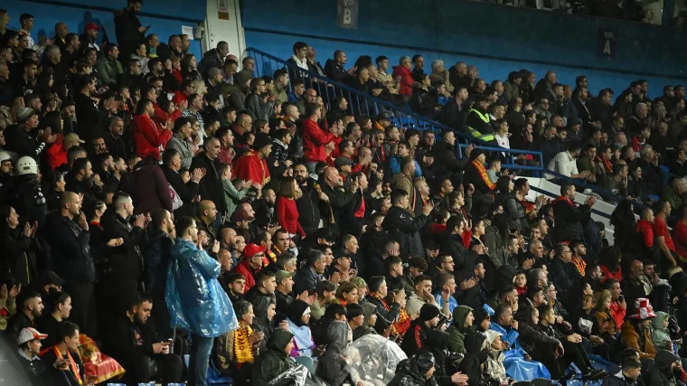 Hrvatski navijači uzvikivali 'Za dom spremni', uslijedio je odgovor Crnogoraca