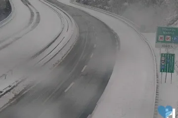 Prevrnuo se kamion na A1, rasulo se gnojivo: Snijeg prekrio autoceste i Sljeme