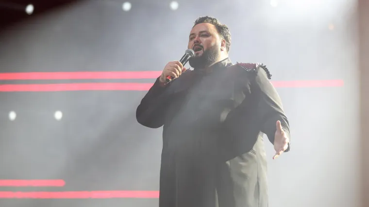 Jacques Houdek odao počast Vukovaru hitom iz 90-ih: 'Srce mi se cijepa...'