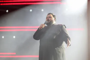 Jacques Houdek odao počast Vukovaru hitom iz 90-ih: 'Srce mi se cijepa...'