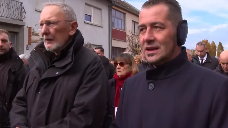 Autor romana '260 dana': 'Kolona vojnika i policajaca podsjetila me je na pokojnog oca'