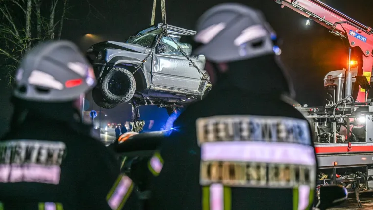 Stravičan frontalni sudar kamiona i automobila: Među mrtvima i dijete (7)