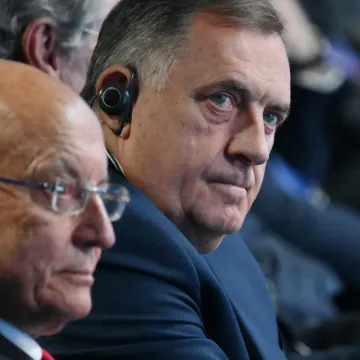 Zbog rečenice 'Nitko ne laže gore i više od Turčina' Dodik dobio masnu kaznu