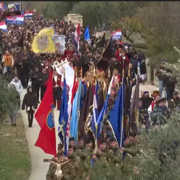 Zadarski župan u Škrabrnji: 'Izašli smo van iz podruma i tenk je počeo pucati na nas'