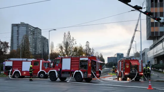 Pripremite se na gužve! Požar Vjesnika blokirao ključnu zagrebačku prometnicu, ovo su obilazni pravci