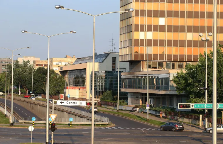 Gledala sam neboder dok gori, pitao je: 'Smijem li napisati da je Vjesnik gotov?' Rekla sam: 'Smije&scaron;...'