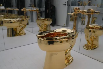 WC školjka od 100 kilograma zlata prodana na dražbi: Otkriveno za koju cijenu