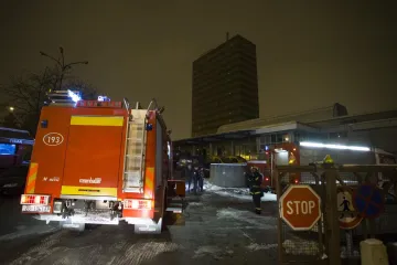 Vatrogasci opet gase dijelove Vjesnika! Mladići prije požara ušli u zgradu, htjeli se popeti na vrh?