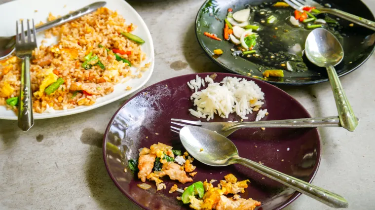 Ne jedite ostatke hrane nakon određenog vremena: Ove tri greške mogu ugroziti zdravlje