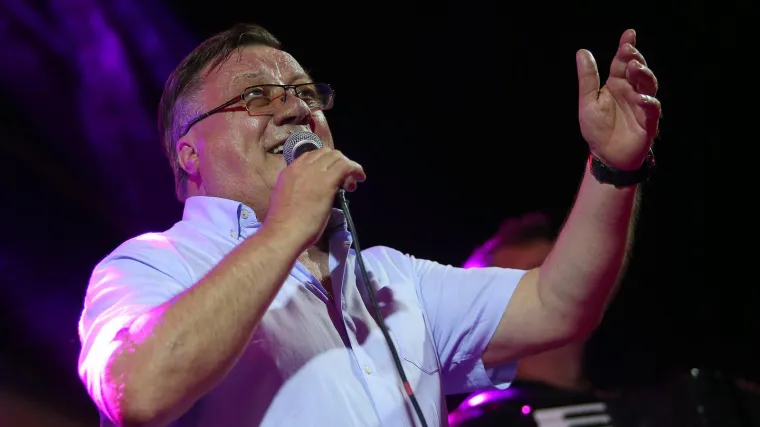 'Nemoj se ljutiti, volimo te': Sin Halida Bešlića oglasio se na njegov rođendan