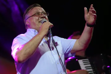 'Nemoj se ljutiti, volimo te': Sin Halida Bešlića oglasio se na njegov rođendan