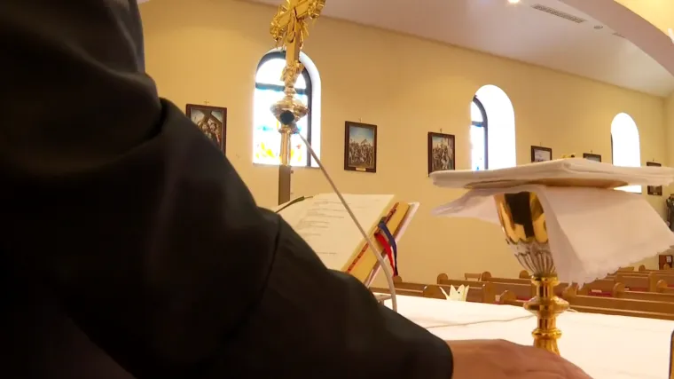 Župnik sablaznio hrvatski kraj: Iza oltara skrivao mračnu tajnu, prijavila ga tinejdžerica