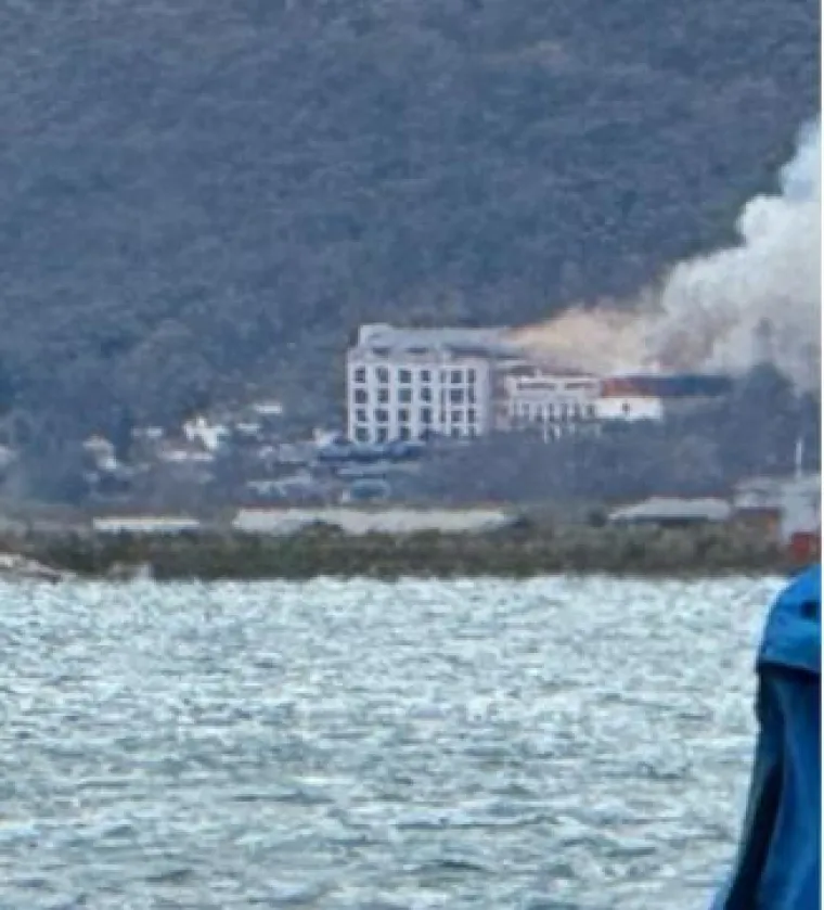 Vatrena stihija u Plovaniji: Gori Casino i hotel Mulino, evakuirali goste