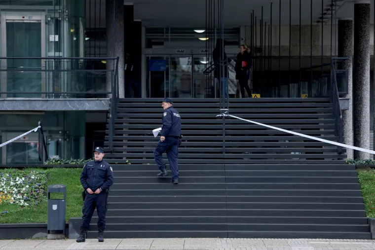 Dojave o bombama u Zagrebu: Evakuirana osnovna &scaron;kola i gradsko Poglavarstvo