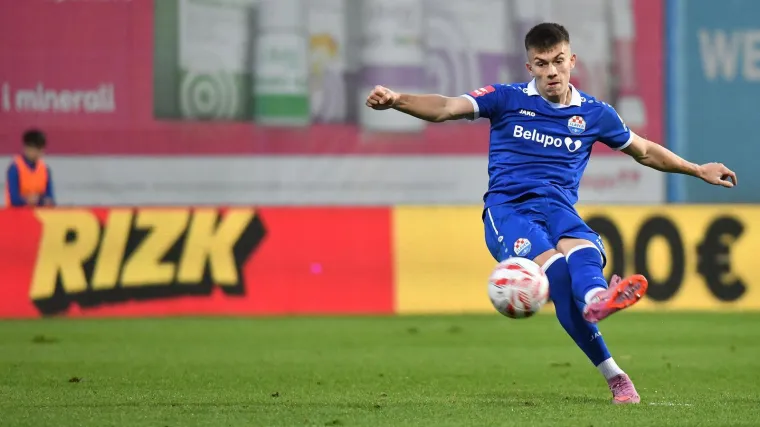 Nevjerojatni talent koji je odbio Dinamo postigao mega-golčinu s više od 30 metara