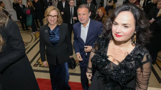 Glumci, političari i supruge, diplomacija: Pogledajte tko je sve bio na premijeri kultnog Orašara