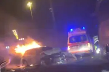 Auto planuo nakon sudara, doznajemo: Vozač s teškim opeklinama bori se za život