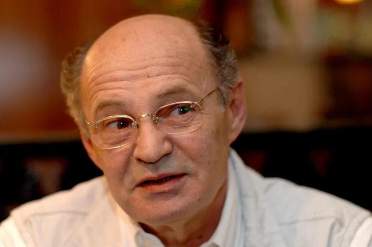 Toplina, humor i genijalne uloge: Evo zašto je publika obožavala Mustafu Nadarevića