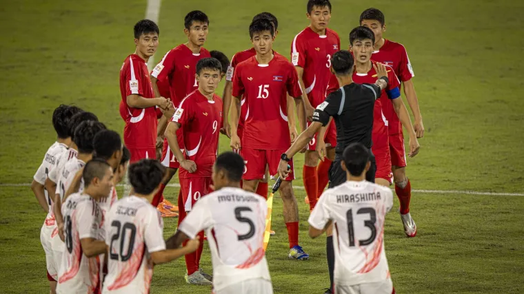 Igrači Sjeverne Koreje umjesto sportskog pozdrava, šakama udarali Japance