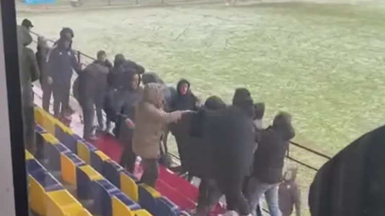 Najluđa utakmica sezone u Hrvatskoj! Lider vodio 3-0 pa izgubio, tučnjava na tribinama