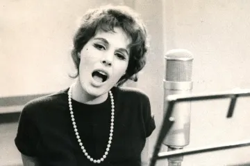 Umrla je Ornella Vanoni, diva talijanske kancone čija je pjesma nedavno opet stekla popularnost