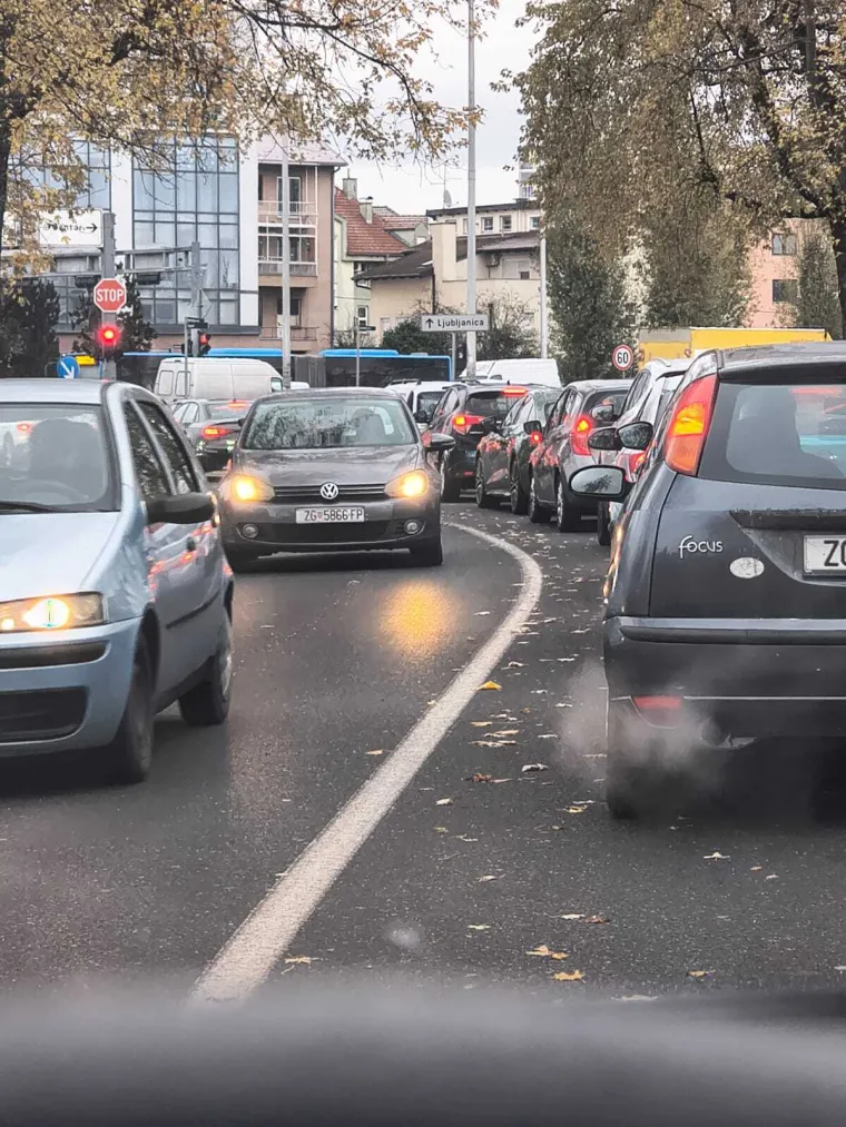 Ide se u ru&scaron;enje Vjesnika: '&Scaron;to hitnije i &scaron;to brže. Prijeti uru&scaron;avanje cijelog nebodera!'